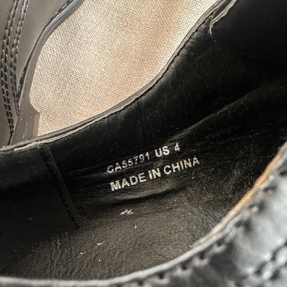 Boys Dress Shoes - Black with side buckle - Size 4 - Picture 5 of 9